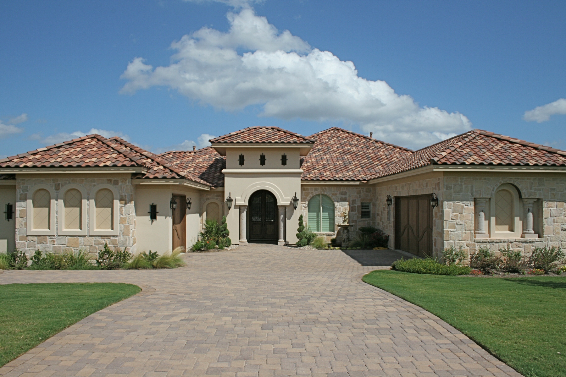 Your completed home will be just what you dreamed about. We can help you make it happen. From Lot to finish!